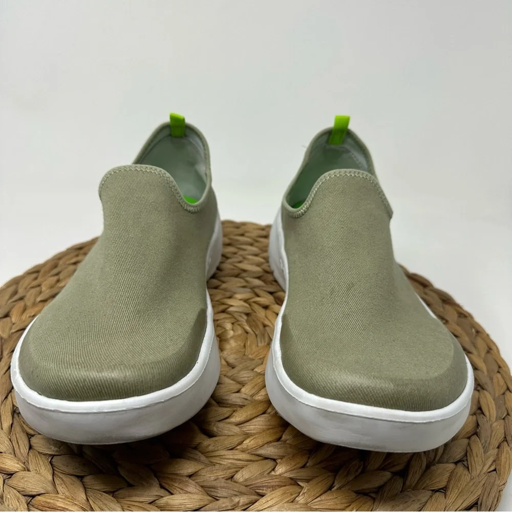 OOFOS Olive Green Slip-On Sneakers with White Sole